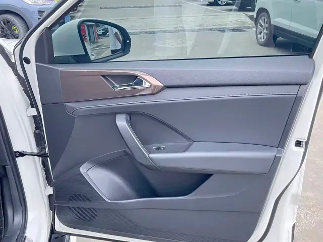 Volkswagen Tharu — Фото автомобиля 10