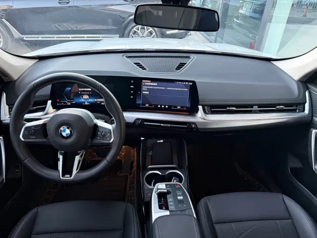 BMW X1 — Фото автомобиля 12