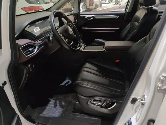 GAC Trumpchi M6 — Фото автомобиля 6
