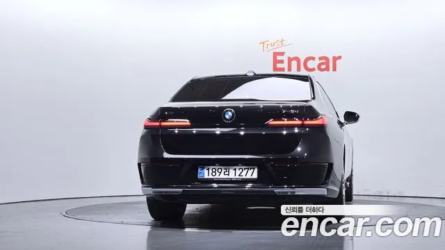 BMW 7-Series — Фото автомобиля 4