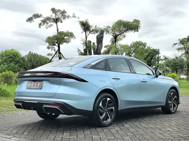 Geely Galaxy L6 — Фото автомобиля 5