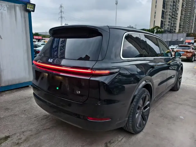 Li Auto L9 — Фото автомобиля 9