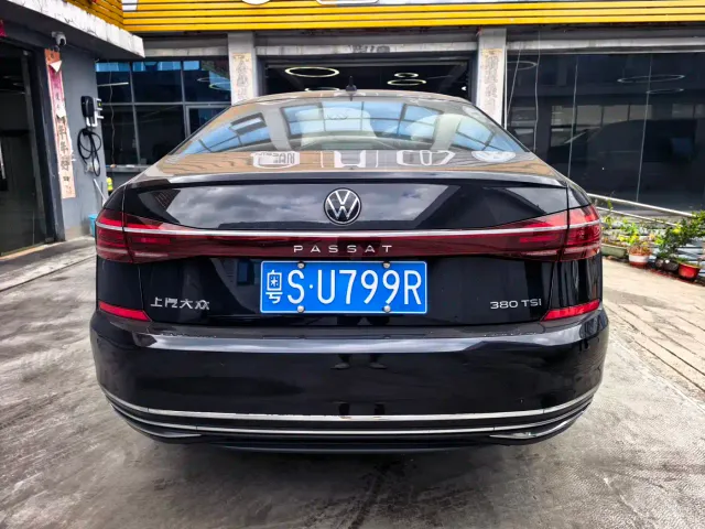 Volkswagen Passat — Фото автомобиля 6