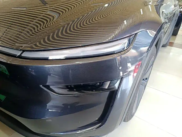 Tesla Model Y — Фото автомобиля 23