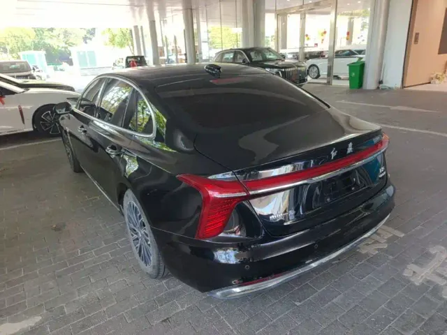 Hongqi H5 — Фото автомобиля 4