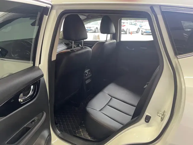 Nissan Qashqai — Фото автомобиля 21