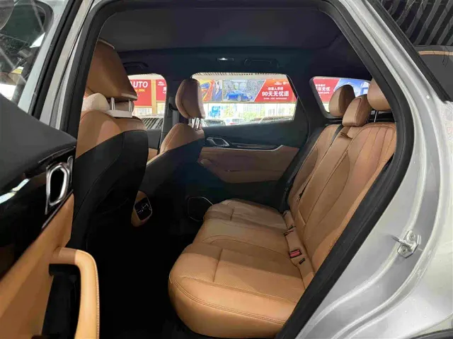 Geely Boyue L — Фото автомобиля 12