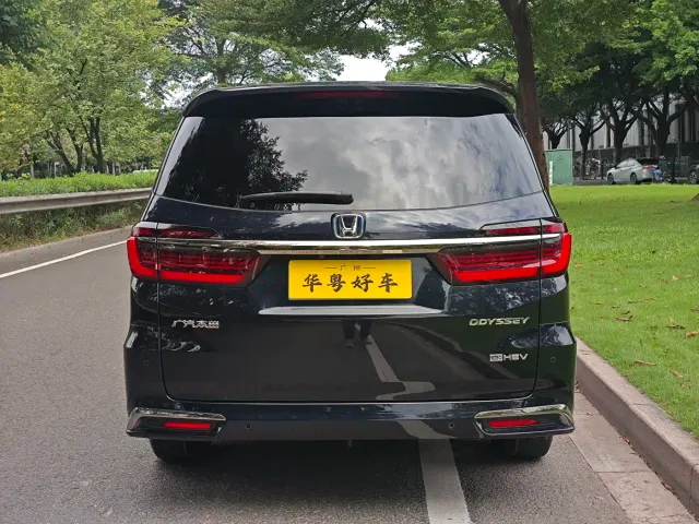 Honda Odyssey — Фото автомобиля 3