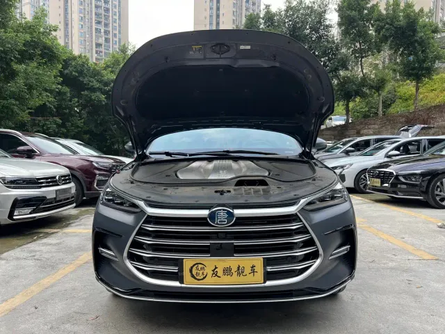 BYD Tang — Фото автомобиля 22
