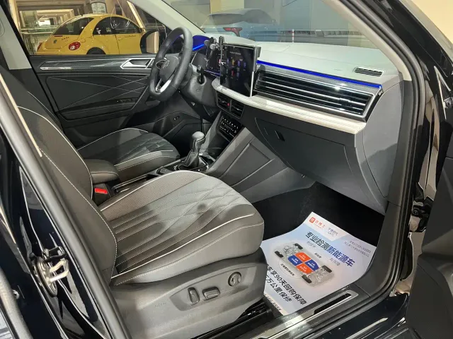 Volkswagen Tiguan L — Фото автомобиля 13