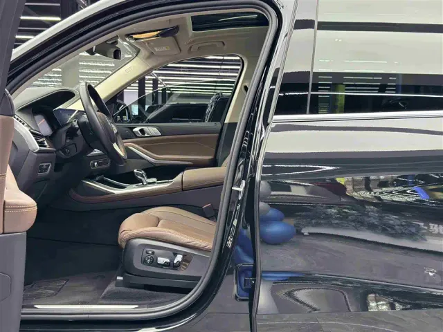 BMW X7 — Фото автомобиля 6