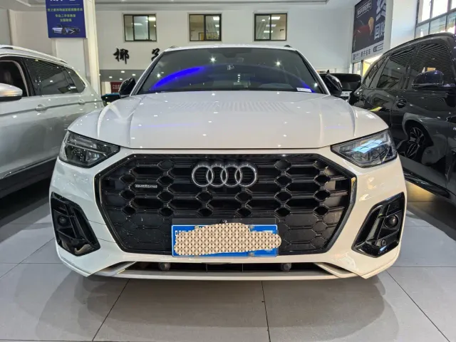 Audi Q5L — Фото автомобиля 2