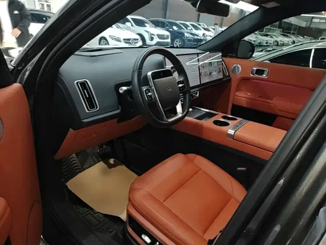 Li Auto L7 — Фото автомобиля 15