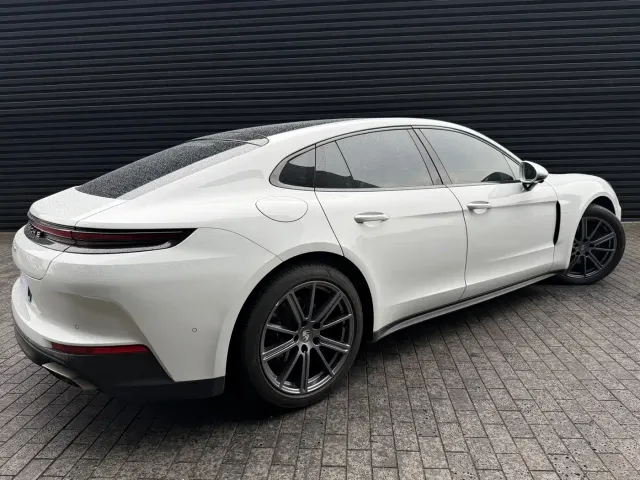 Porsche Panamera — Фото автомобиля 6