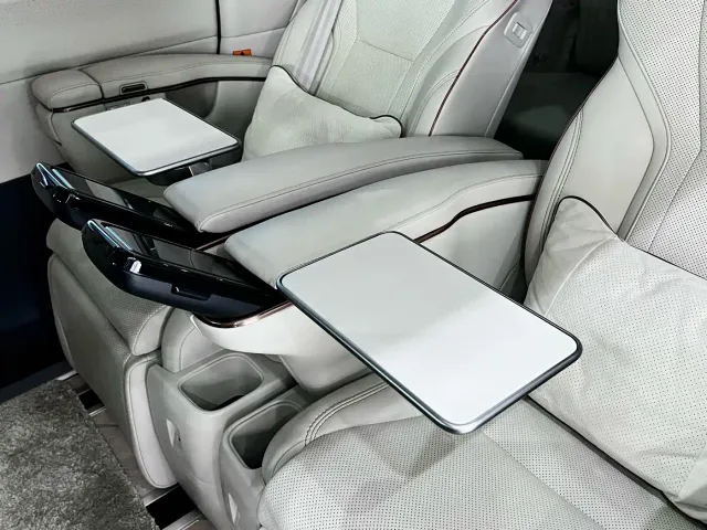 Lexus LM — Фото автомобиля 23