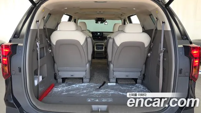 Kia Carnival Generation 4 — Фото автомобиля 20