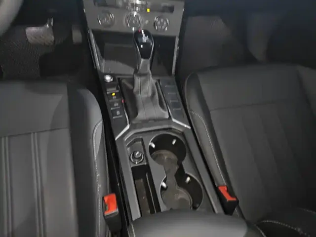 Volkswagen Passat — Фото автомобиля 13