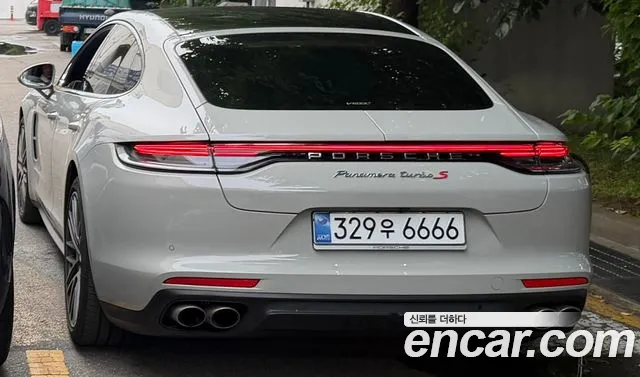 Porsche Panamera — Фото автомобиля 2