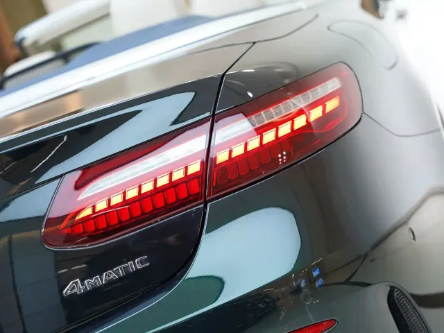Mercedes-Benz E-Class — Фото автомобиля 10