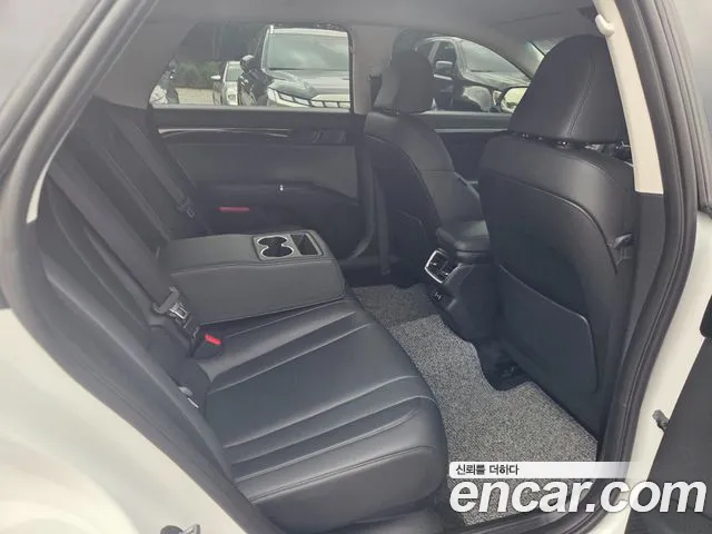 Hyundai Grandeur GN7 — Фото автомобиля 16