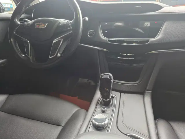 Cadillac XT5 — Фото автомобиля 10