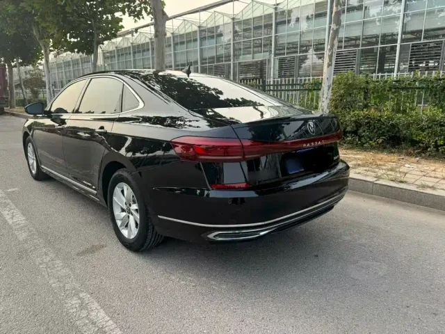Volkswagen Passat — Фото автомобиля 4