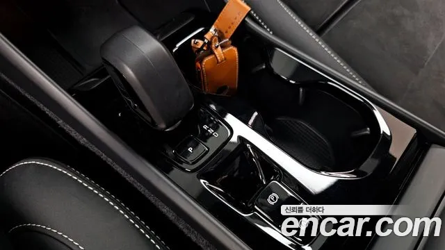 Вольво XC40 B4 Black Edition — Фото автомобиля 12