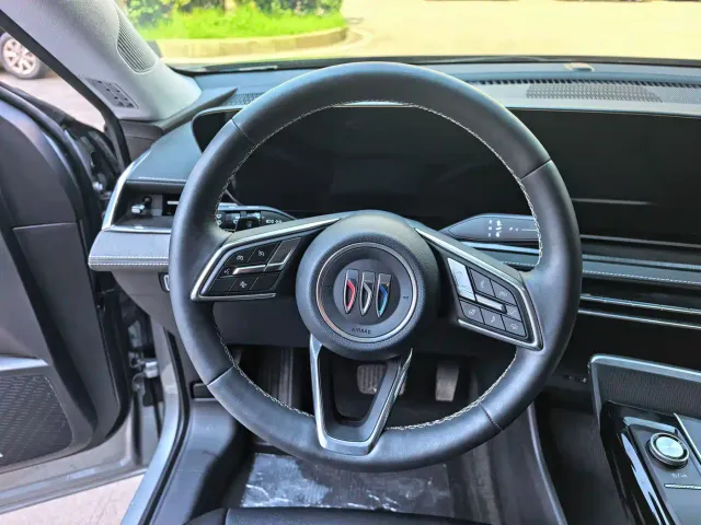 Buick E5 — Фото автомобиля 8