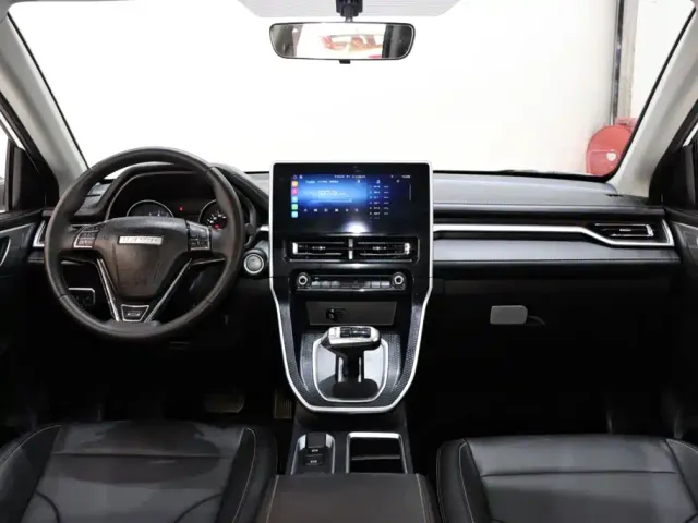 Haval M6 — Фото автомобиля 12