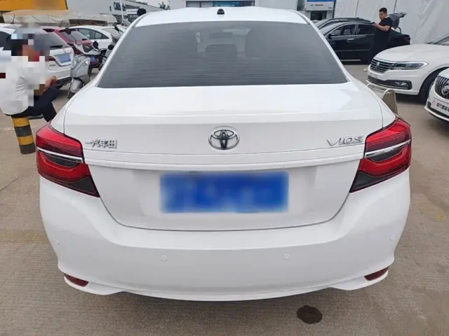 Toyota Vios — Фото автомобиля 5