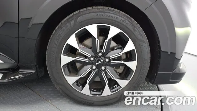 Kia Carnival Generation 4 — Фото автомобиля 4