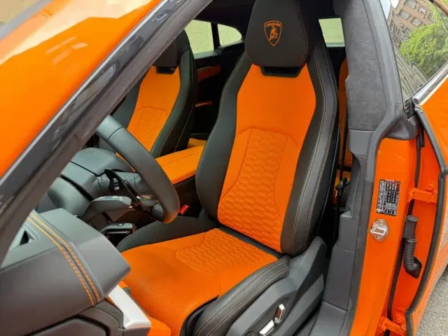 Lamborghini Urus — Фото автомобиля 11
