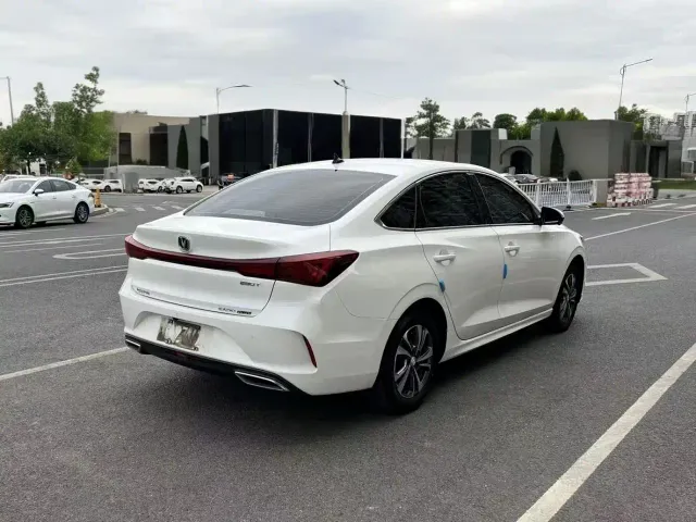 Changan Eado — Фото автомобиля 3