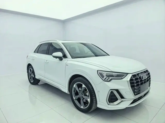 Фотография автомобиля — Audi Q3