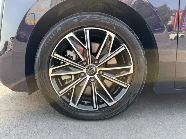 GAC Trumpchi E8 — Фото автомобиля 4