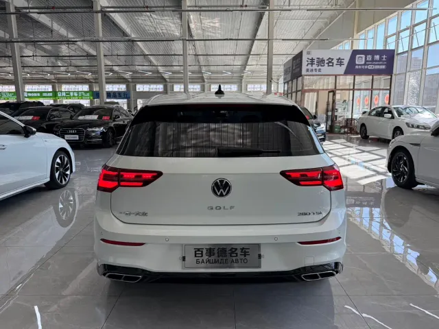 Volkswagen Golf — Фото автомобиля 8