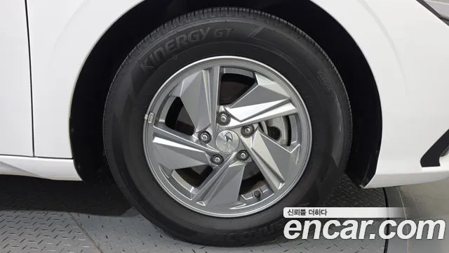 Hyundai AVANTE Новый Avante (CN7) — Фото автомобиля 21