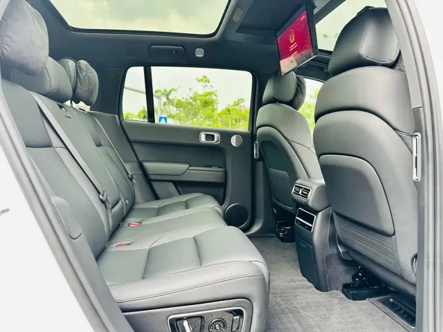 Li Auto L7 — Фото автомобиля 14