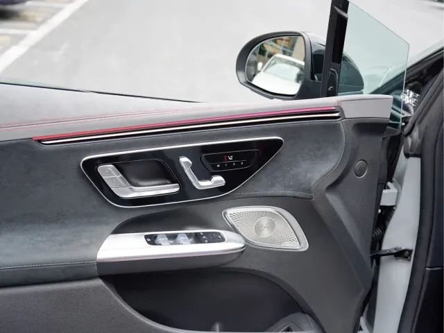 Mercedes-Benz EQE AMG — Фото автомобиля 19