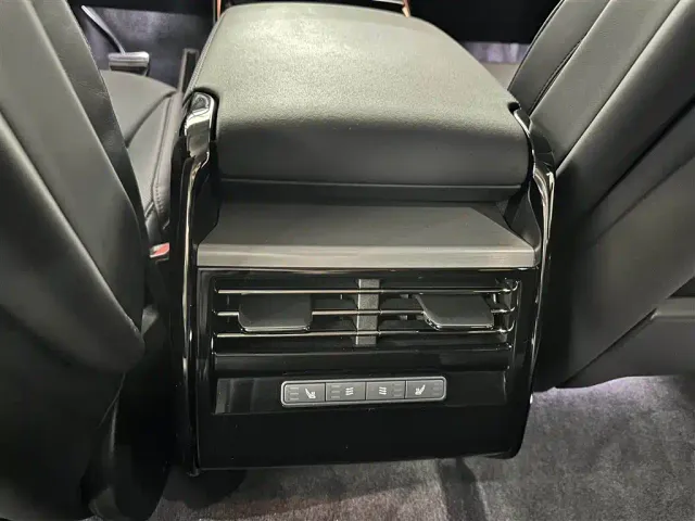 Land Rover Range Rover Sport — Фото автомобиля 12