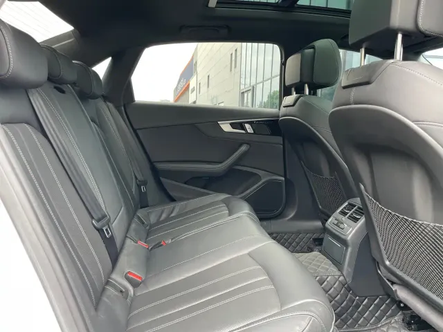 Audi A4L — Фото автомобиля 12
