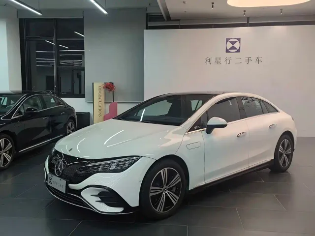 Фотография автомобиля — Mercedes-Benz EQE