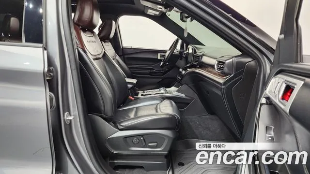 Ford Explorer Generation 6 — Фото автомобиля 26