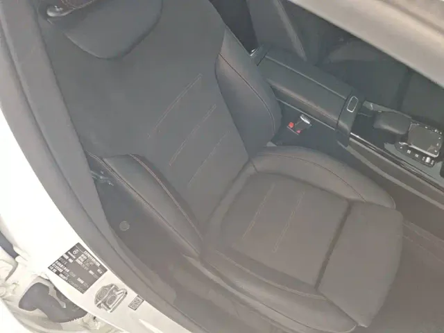 Mercedes-Benz A-Class — Фото автомобиля 24