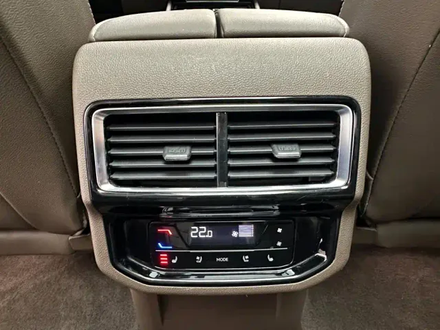 Volkswagen Viloran 2023 Facelift 380TSI Premium Edition — Фото автомобиля 16