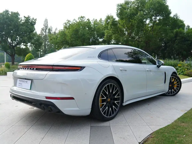 Porsche Panamera — Фото автомобиля 16