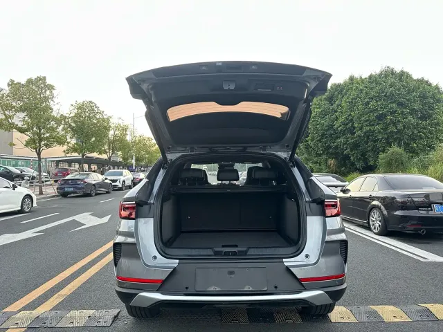 BYD Song PLUS — Фото автомобиля 28