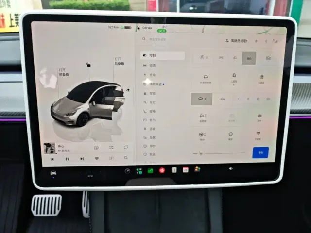Tesla Model Y — Фото автомобиля 12