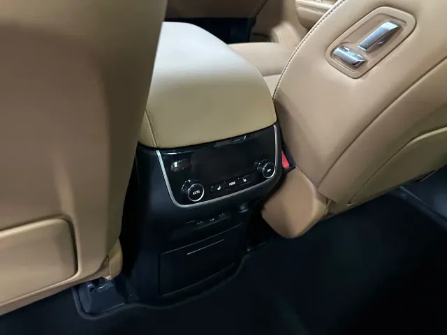 Li Auto ONE — Фото автомобиля 10