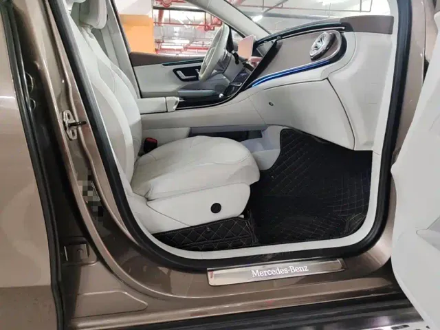 Mercedes-Benz EQE SUV — Фото автомобиля 8